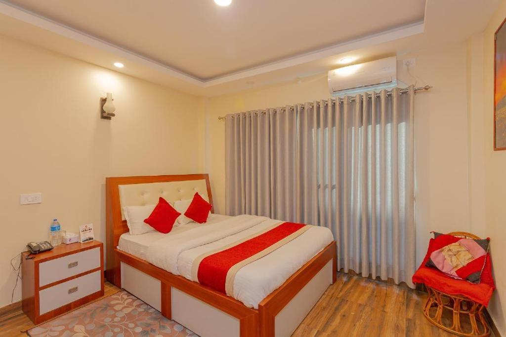 Hotel Tiktok Kathmandu Bagian luar foto