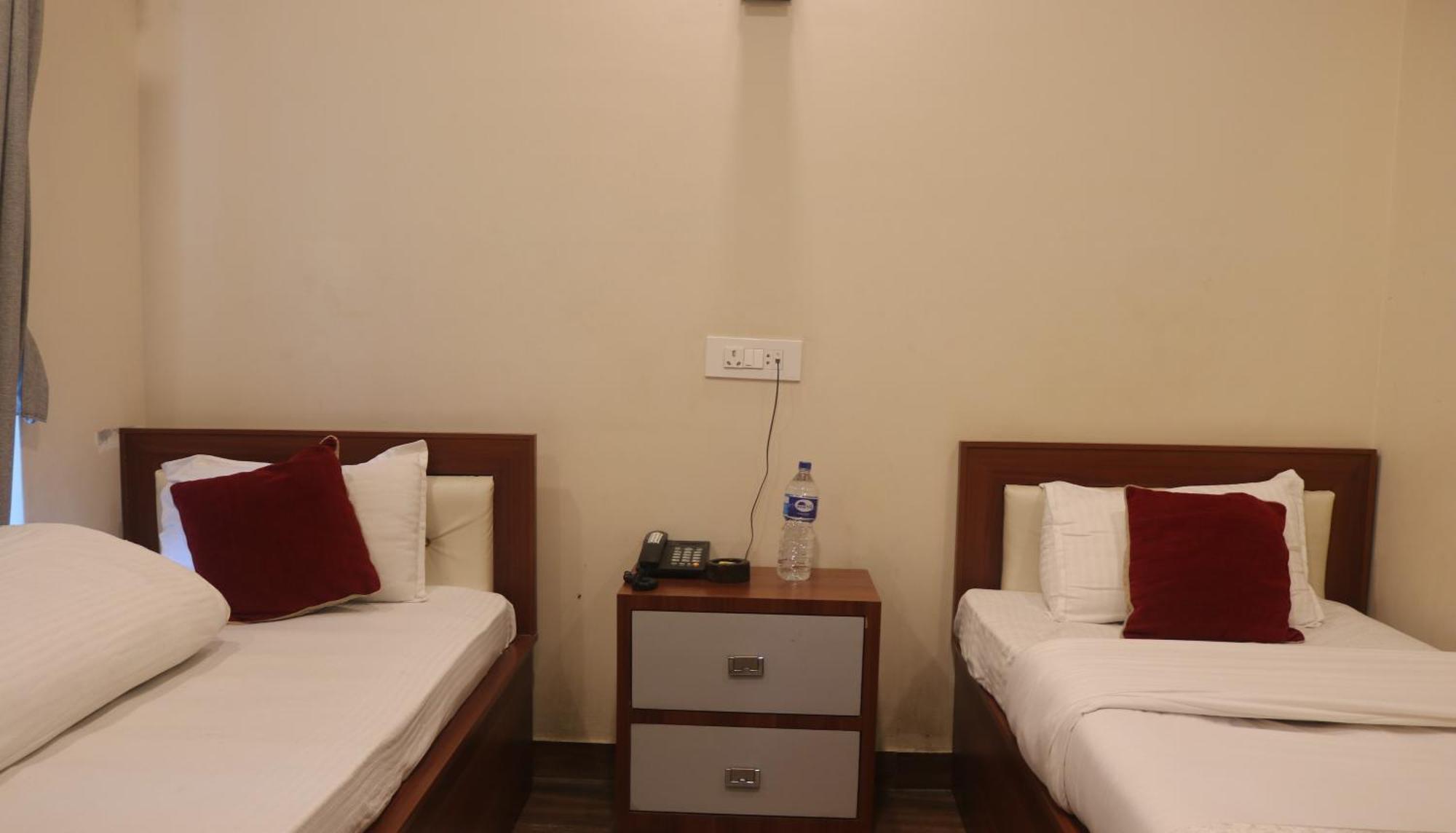 Hotel Tiktok Kathmandu Bagian luar foto