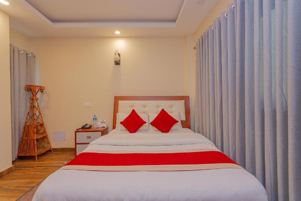Hotel Tiktok Kathmandu Bagian luar foto