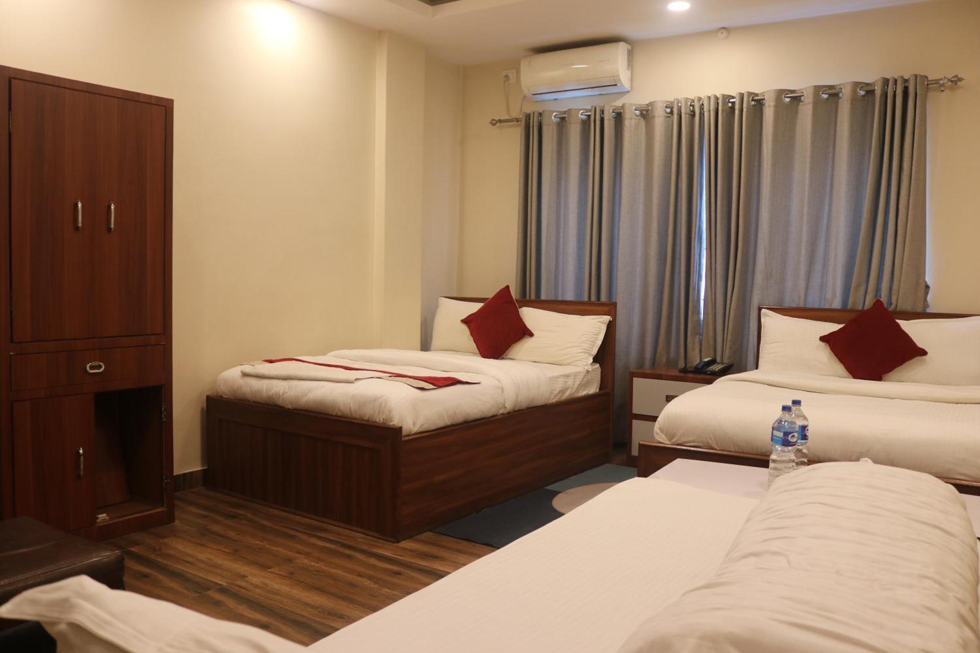 Hotel Tiktok Kathmandu Bagian luar foto