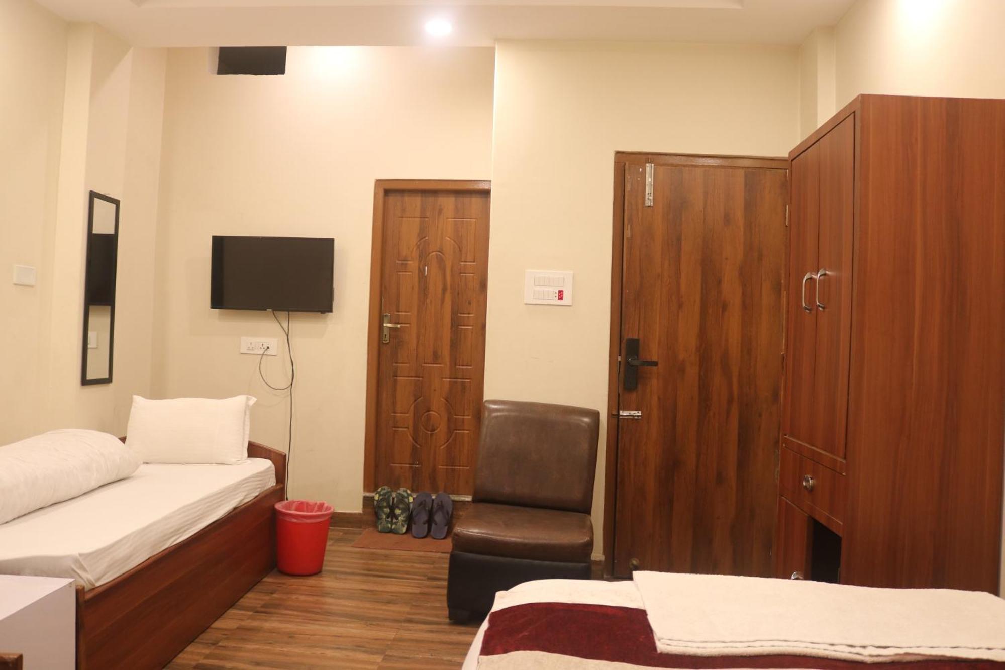 Hotel Tiktok Kathmandu Bagian luar foto